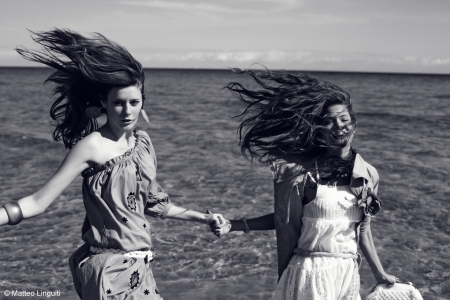 enjoy summer - fun, girls, beach, photography, wp, summer, bw, black, white, sea