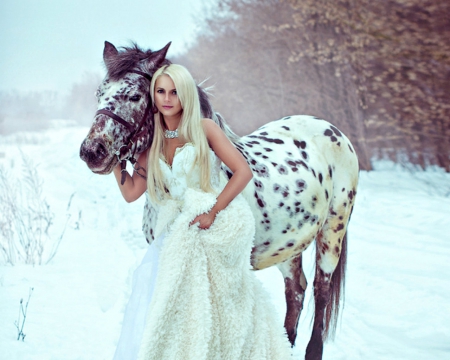 Beauty - winter, woman, blond, snow, horse, animals