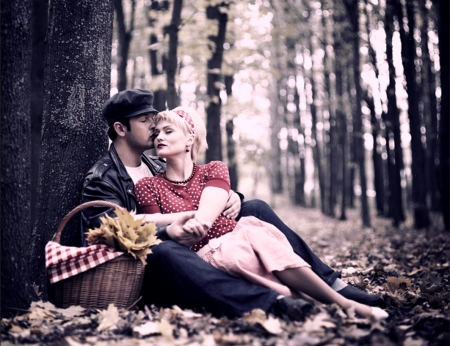 Once upon a time I was strong on your shoulder - love, couple, image, color, wallpaper, new, expression, happy