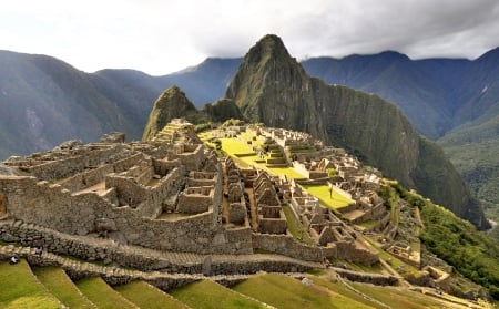 Machu Picchu - clouds, maccu picchu, beautiful, peru, architecture, nature, mountains, monuments, sky