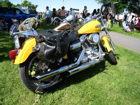 Power Meet Nossebro Sweden - bike, carshow, grass, yellow