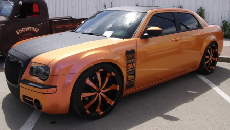 2006 Chrysler 300 - photography, tires, chrysler, black, gold