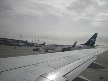 Travel day - airplanes, commercial, clouds, photography