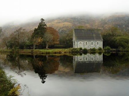 3D NATURE - house, river, reflexion