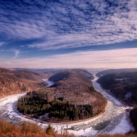 horseshoe in the saar river in winter