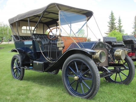 1910 Everitt Model 30 Touring HP 30 - headlights, oldie, wheels, car, photography, seats, black