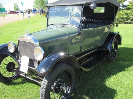 1927 Ford - black, Ford, headlights, photography, Green, wheels