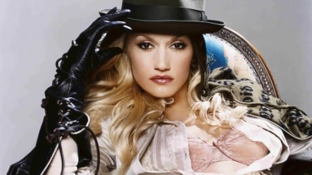 Gwen Stefani - style, hat, model, fashion