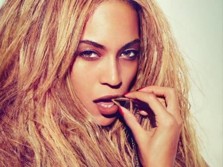 Beyonce - beyonce, beyonce knowles, people, dancer, dress, singer, entertainment, celebrity, music, songwriter