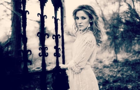 Kate Hudson - gate, blue, kate hudson, dress, girl, blonde, beauty, forest, actress, black, white, woman