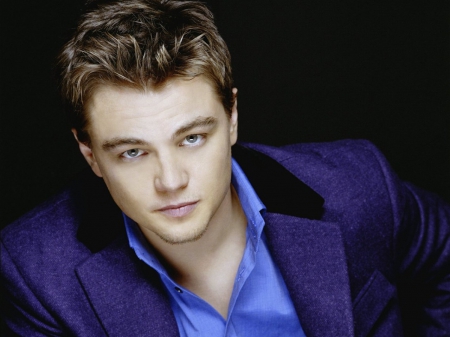 Leonardo DiCaprio - leonardo dicaprio, purple, actor, blue, man, eyes