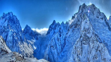 magnificent mountainscape hdr - clouds, sun rays, winter, hdr, cliffs, mountains, peaks