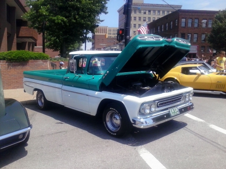 NICE TRUCK - classic, cool, old, slow