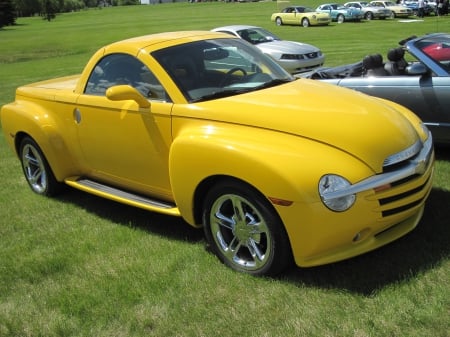 2005 Chevrolet SSR Truck - black, Yellow, tires, photography, Chevrolet