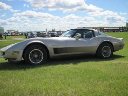 1982 Chevrolet Corvette coupe - black, Chevrolet, tires, photography