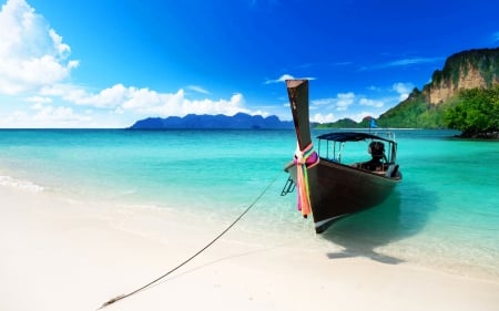 Caribbean Boat - personal boats, ocean, beach, sky, skyphoenixx1, paradise, water, summer, wallpaper, caribbean, vacation, picture, clouds, island, sea, boat