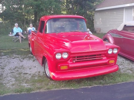 VERY COOL TRUCK!!!!!!!! - RED, OLD, COOL, CLASSIC