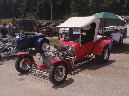 GREAT CAR - RED, OLD, COOL, CLASSIC