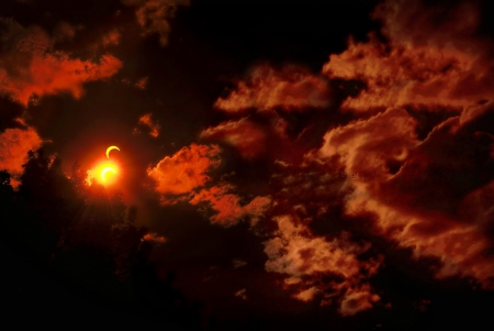 SKY CHANGE DURING AN ECLIPSE - photos, clouds, moon, sunrise, light, orange, space, sunset, nature, eclipse, sun, sky