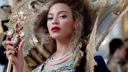 Beyonce - beyonce, beyonce knowles, people, queen, beautiful, singer, models, entertainment, celebrity, music, songwriter, actresses