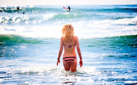  SUMMER - blonde, ocean, girl, swimsuit, waves