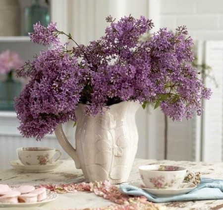 Lilacs.... - lilacs, cups, tea, flowers, still life