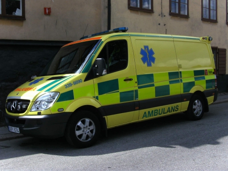 Swedish ambulans - Fast, Yellow, Big, Green