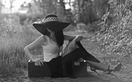 Voyage - model, hat, bw, voyage, woman