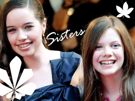 Anna Popplewell and Georgie Henley - princess, narnia, susan, lucy