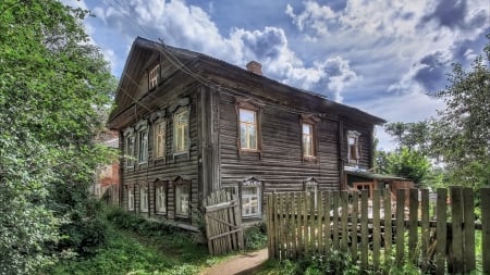 wonderful old house - clouds, house, trees, old, yard, fence