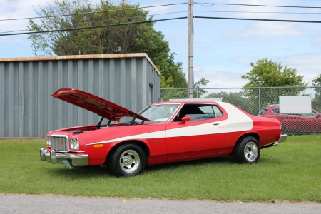 Starsky and Hutch - ford, rutland, white, car, torino, red, classic, tv, vermont