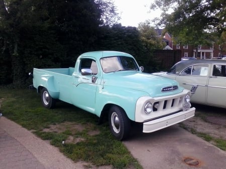 VERY COOL TRUCK!!!!!! - classic, cool, old, blue