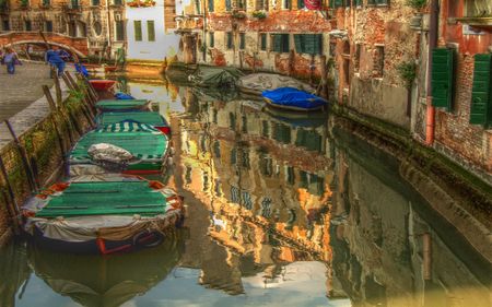 	Venices sun kissed building reflections on reflections - reflections, kiss, venice, sun