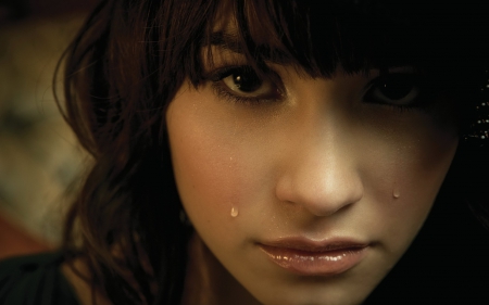 Demi-Lovato - singer, Demi, Lovato, cry