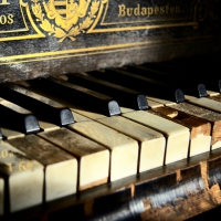 Old piano