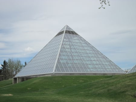 The Glass Pyramids Botanical Gardens - modern, glass, pyramids, clouds, green, botanical gardens, grass