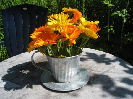 Marigold Bouquet - table, green, colors, bouquet, summer, flowers, pot, marigold