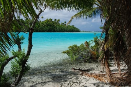 One Foot Island Aitutaki Cook Islands - paradise beach and blue lagoon - lagoon, blue, pacific, beach, island, french, polynesia, cook, sand, foot, aitutaki, atoll, exotic, paradise, south, one, palms, trees, sea, ocean, palm, islands, white, tropical