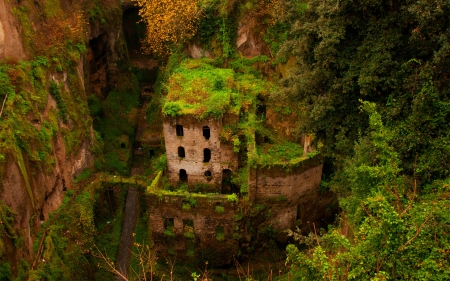 Place - house, ancient, grass, place, tree