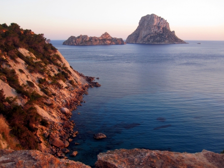 Magical Es Vedra Ibiza - horizon, summer, blue, beautiful, photography, sunshine, island, ocean, sunsets, mountain, nature, view, sun, sky, rocks