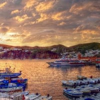 	Sunset on the Ponzas harbour