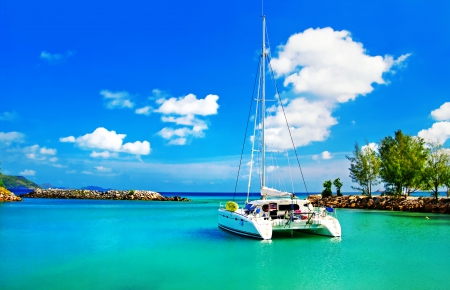 *** Seychelles *** - tropical, wallpaper, popular, sailbout, boat, seychelles, ocean, catamaran, blue, sky, turquoise, luxury, oceans, sea, nature, boats