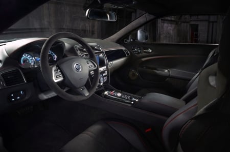 Jaguar XKR s Interior