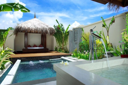 Tropical Garden of a Beach Villa Hawaii - hut, beach, hot, pacific, paradise, room, polynesian, hotel, hawaii, courtyard, villa, polynesia, french, suite, south, grasses, garden, sand, tub, big island, islands, swimming, tropical, gardens, plants, exotic, luxury, jacuzzi, island, flowers, pool