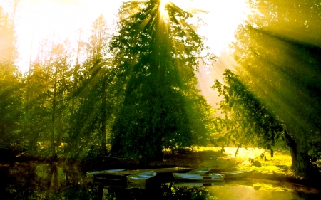 A PROMISING MORNING - morning, sunbeams, lake, boats