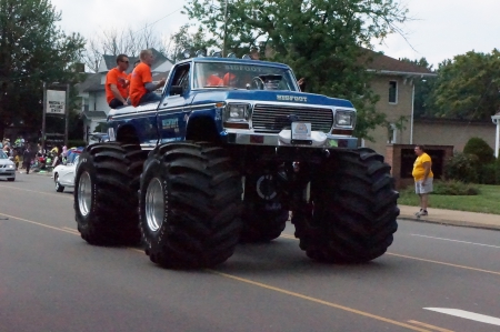 Bigfoot - bigfoot, bigfoot monster truck, monster truck, bigfoot truck