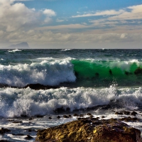 wonderful green waves