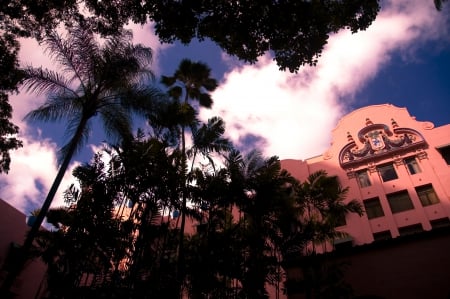 The Royal Hawaiian Pink Palace Hotel Waikiki Honolulu Hawaii - luxury, honolulu, palace, waikiki, hawaii, polynesia, pink, architecture, luxurious, modern, oahu, hawaiian, hotel, royal