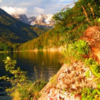 On Hintersteinersee lake in Scheffau