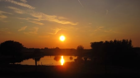 Suns@t - clouds, water, pond, photography, sunshine, sunsets, sunset, nature, cloud, sun, sky